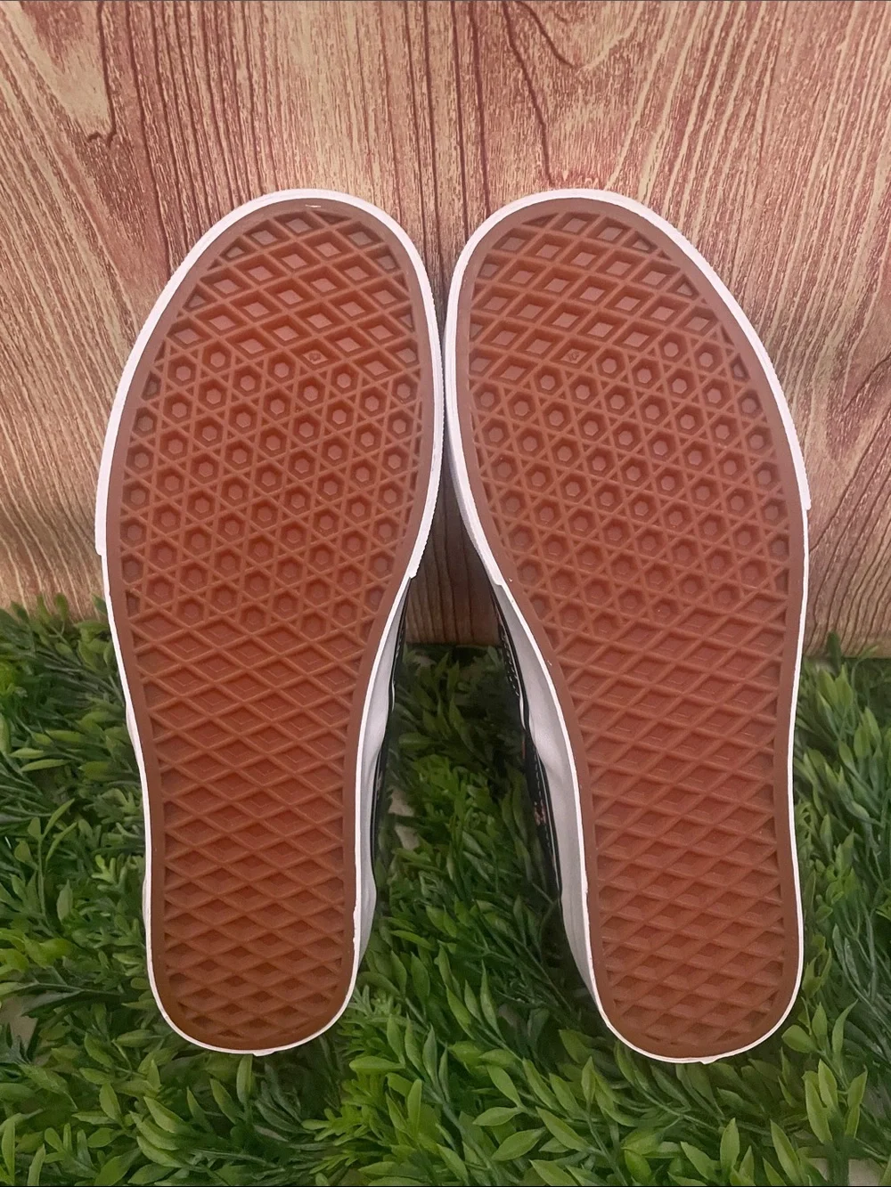 Vans Classic Slip-On KPop Demon Hunters Black Multi-Color US 9M 10.5W